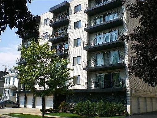 1st image of 227 Elgin Ave APT 5A