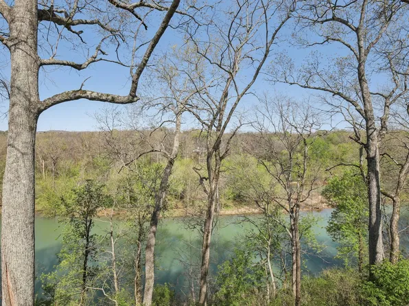 115 Cragfont Rd, Castalian Springs, TN 37031