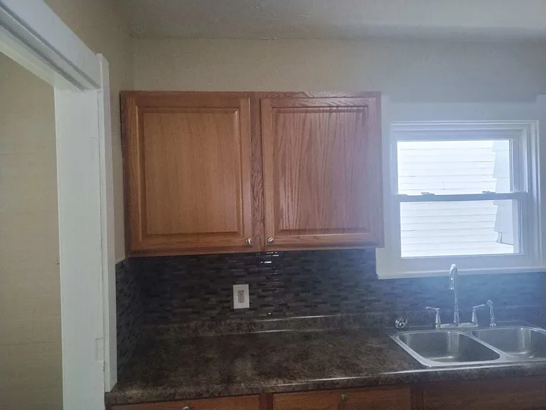 531 E Oakland St — Photo 5