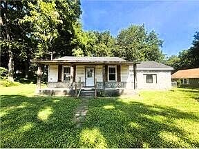 1st image of 810 S Chattanooga St