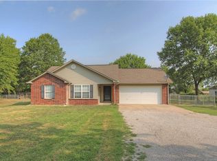 720 W Ironman Ave, Nowata, OK 74048