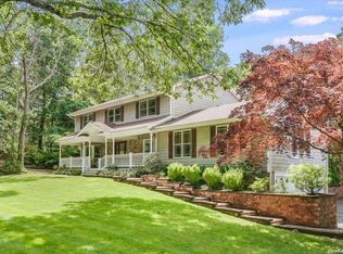 72 Meadow Glen Rd, Northport, NY 11768