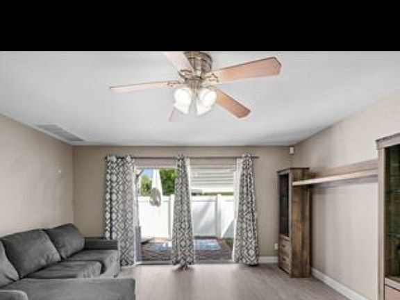 4th image of 92 Allenwood Ln