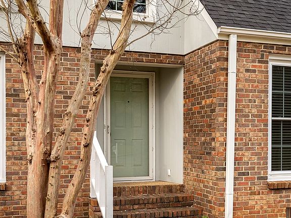 3rd image of 192 Chaparral Dr