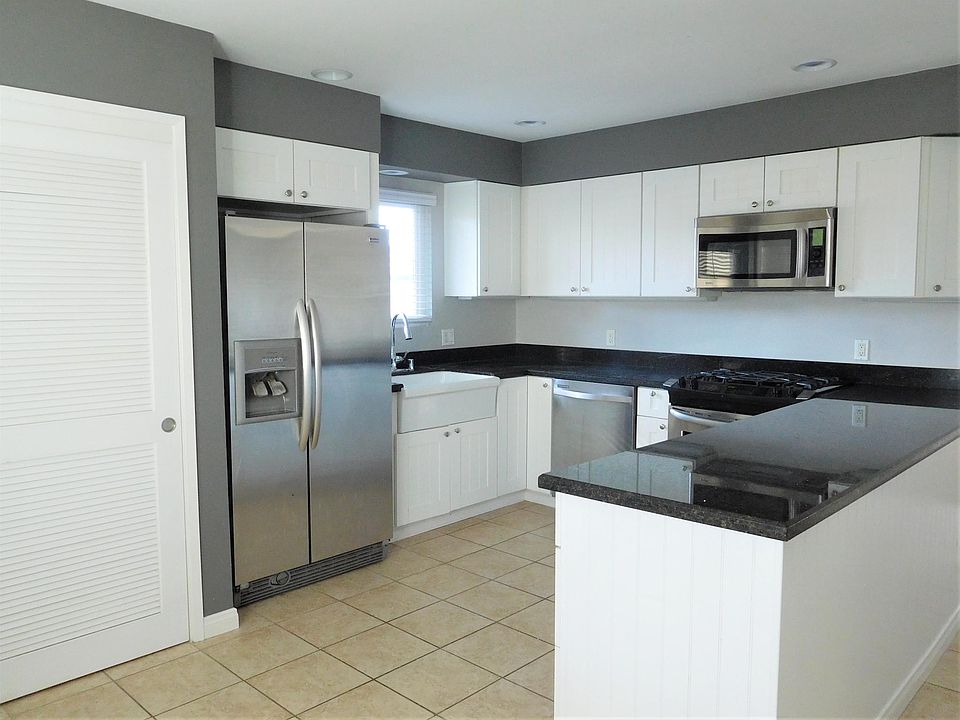 1st image of 250 Barbara Ave