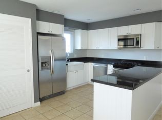 250 Barbara Ave, Solana Beach, CA 92075