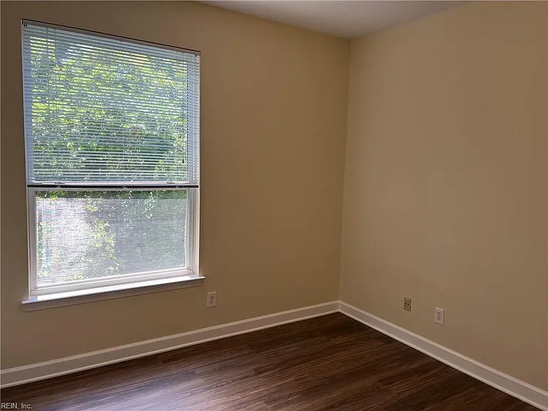 3201 Jade Ct #304 — Photo 21