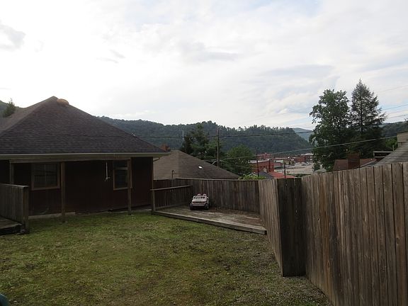 3rd image of 503 Mountain View Ave