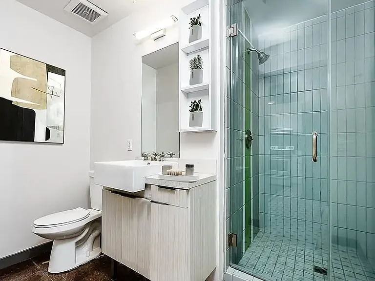 1411 Valencia St — Photo 6