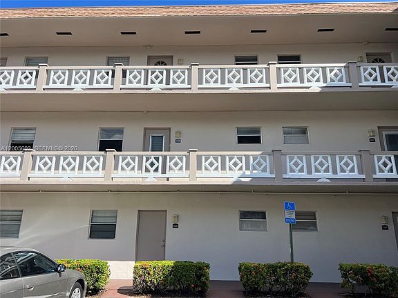 4th image of 5181 W Oakland Park Blvd #206