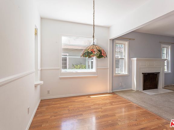 5th image of 5642 Varna Ave