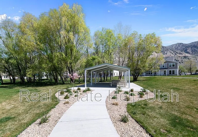 281 W 1150 N — Photo 14