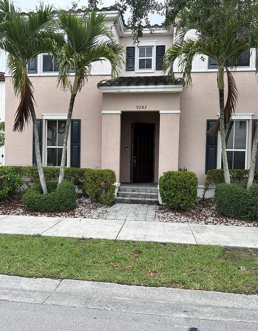 Kendall Commons Residenti — Photo 1