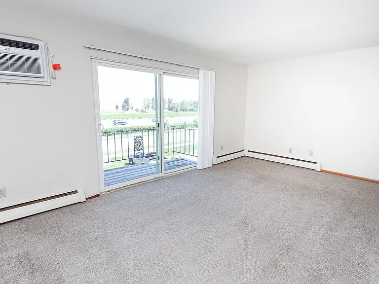 Cedar Avenue Apartments — Photo 21
