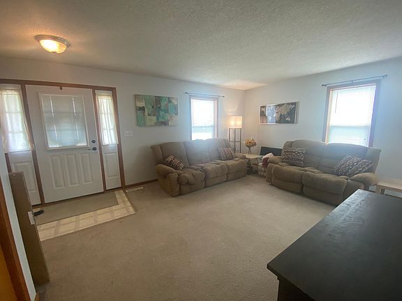 5th image of 805 3rd Ave NE