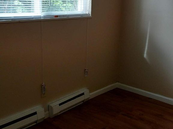 4th image of 2602 Chesterfield Ct
