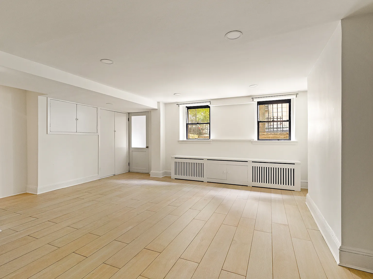 639 Henry Street — Photo 2