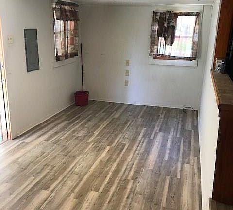 3rd image of 2538 Broadway Dr