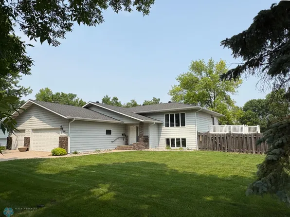 1901 25th Ave S, Fargo, ND 58103