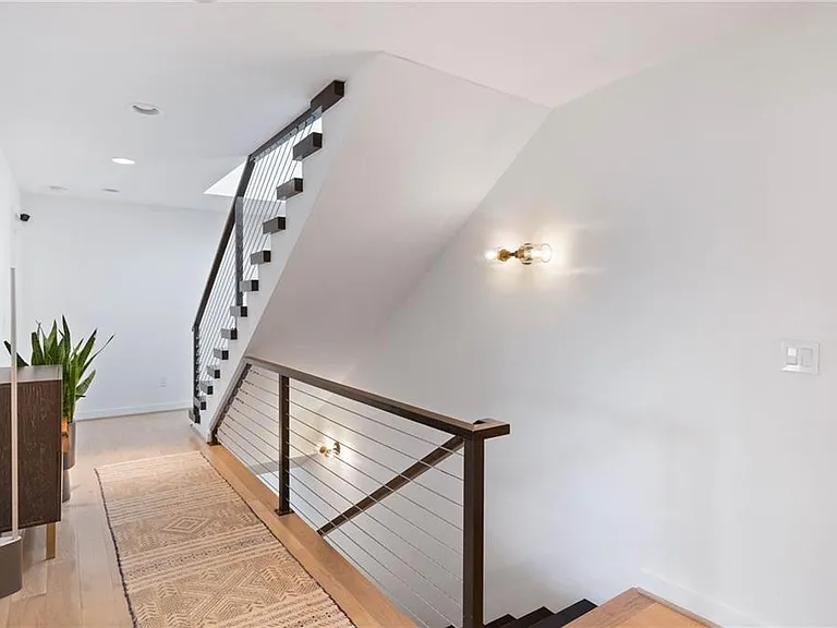 55 Chester Ave SE — Photo 19