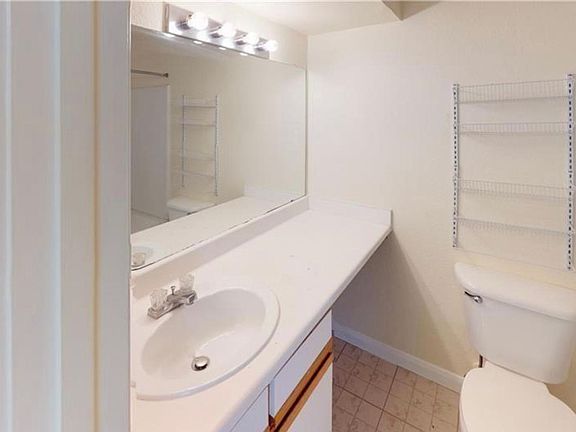 4th image of 527 Southwest Pkwy APT 102