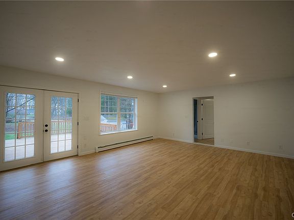 2nd image of 129 Knoll Wood Cir