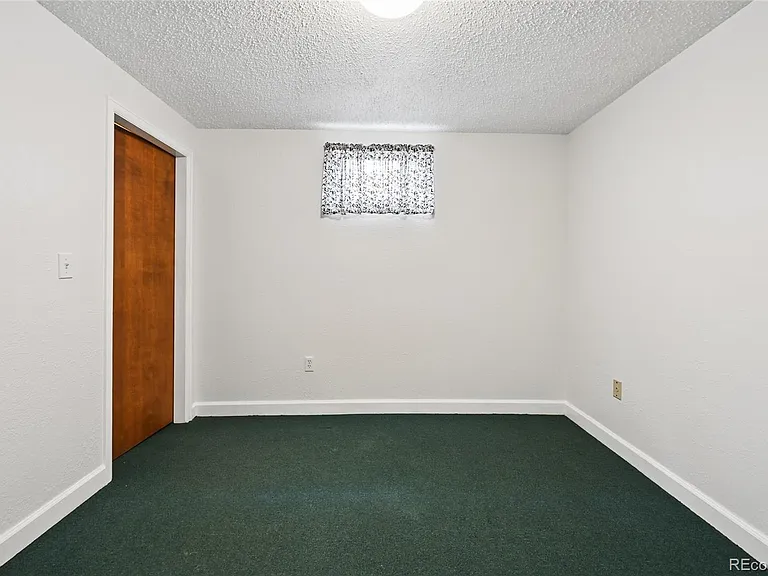 15140 E Columbia Dr — Photo 22