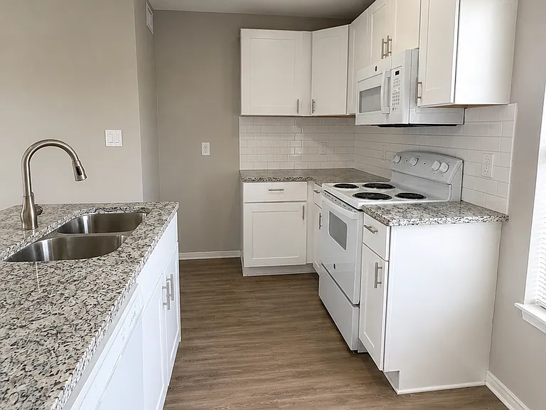 901 Bessie St — Photo 3
