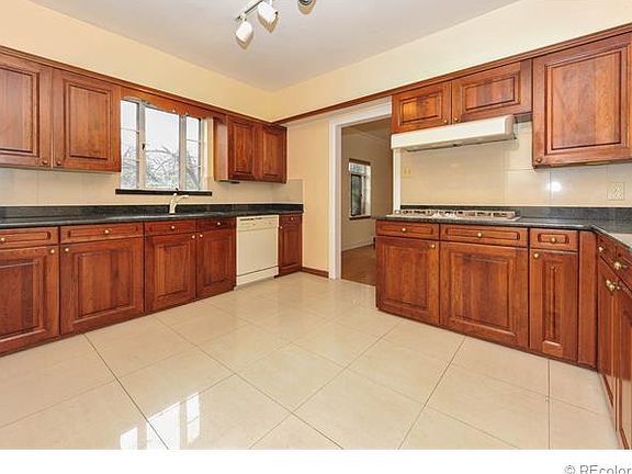 3rd image of 6135 E 6th Avenue Pkwy