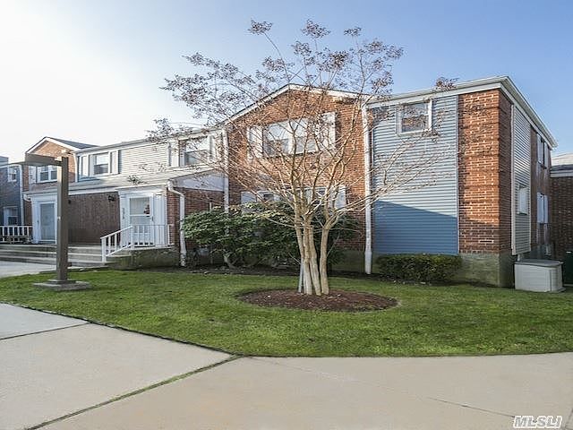 1st image of 22712 67th Ave