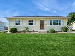 985 W 10th Ave, Marion, IA 52302