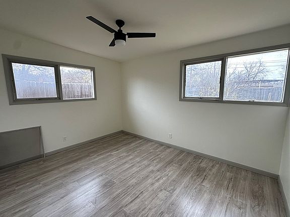 4th image of 2713 Southwestern Ave