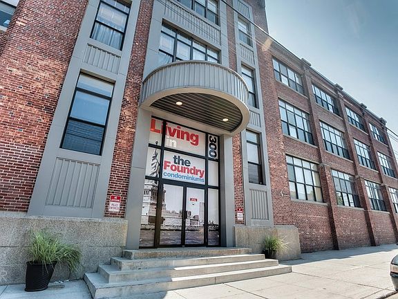 3rd image of 300 Communipaw Ave #9502