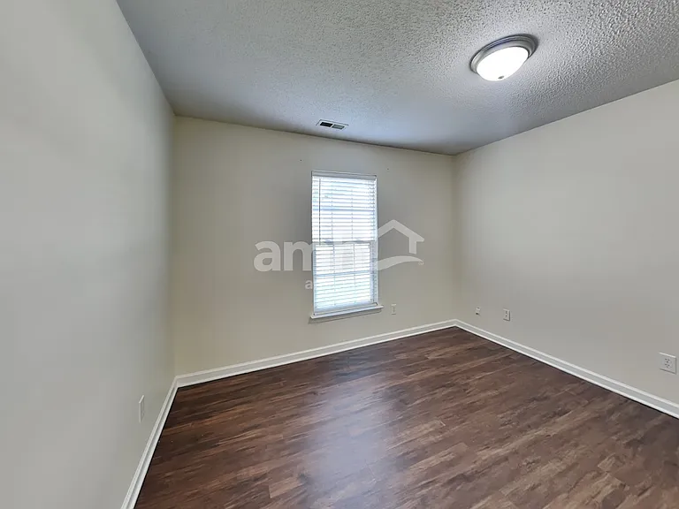 1092 Chapel Creek Rd SW — Photo 12