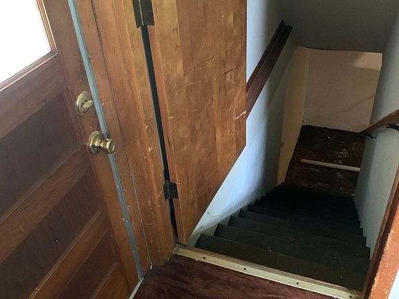 3rd image of 2305 Powell Dr