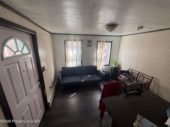 3rd image of 104 E Horn St