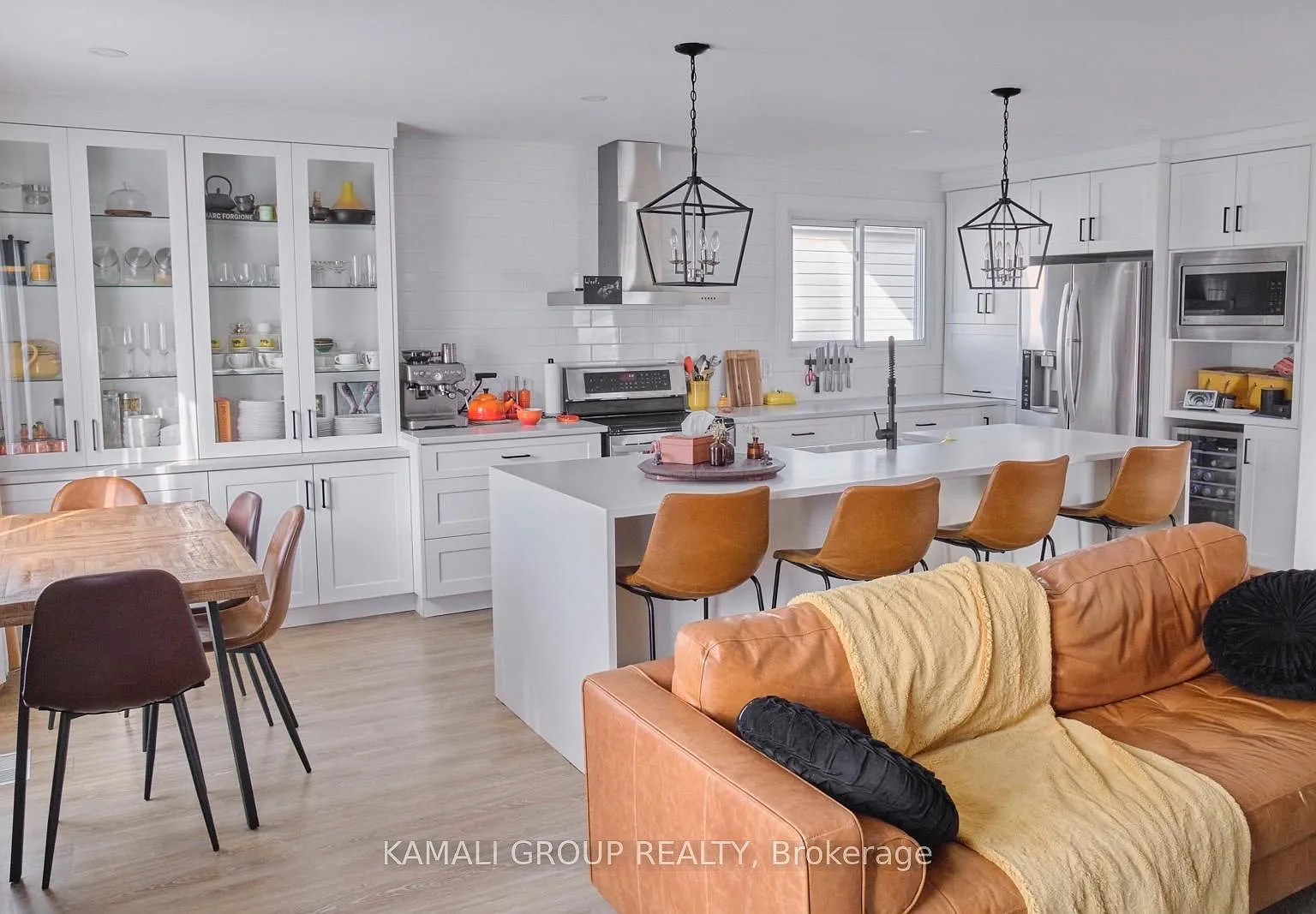 3 bed, $2,350 — Photo 2