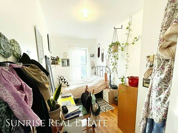 5th image of 1039 Pacific St #A