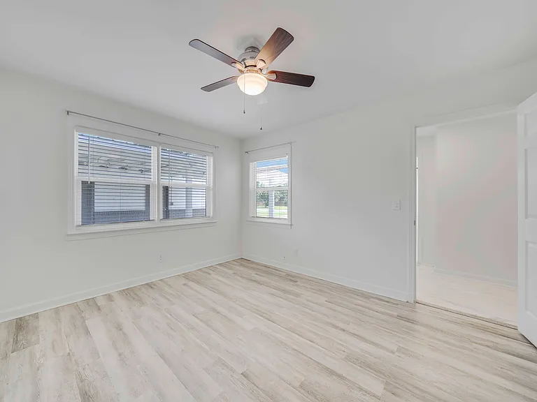 4900 S Lakewood Dr — Photo 22