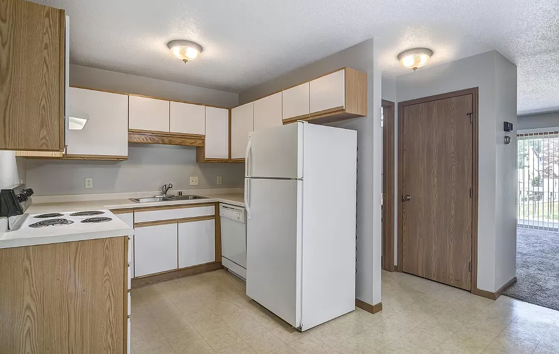 Fox Meadow Townhomes - 3205 - 2 — Photo 1