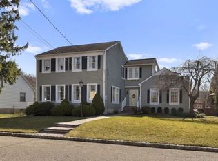 30 Colt St, Fairfield, NJ 07004