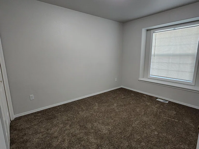 1377 W Chance Ct — Photo 5