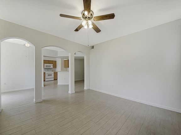 5th image of 509 Belmont Pl