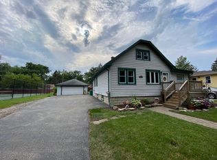 124 N Park St, Westmont, IL