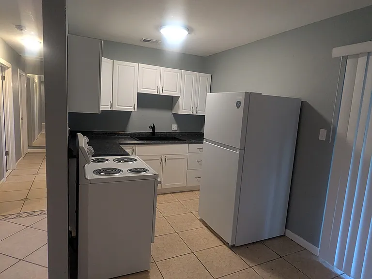 2100 Nottingham Rd — Photo 5