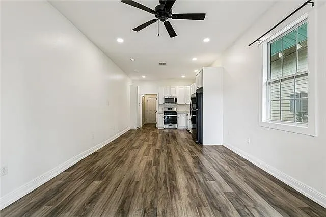 429 S Genois St #429 — Photo 6