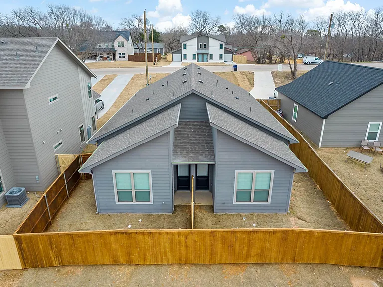 1303 S Bells Dr — Photo 20
