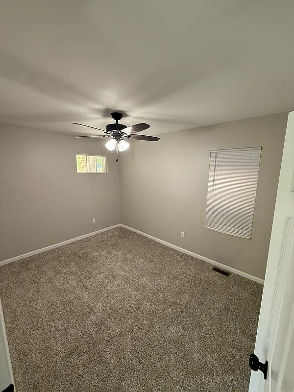 Stunning Fully Renovated Apartment - Like New! — Photo 2