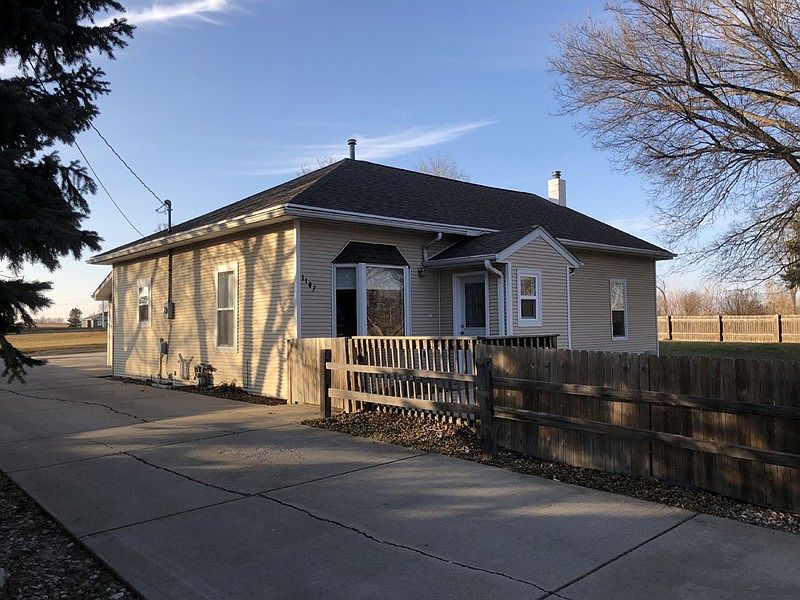1st image of 1107 Dakota St