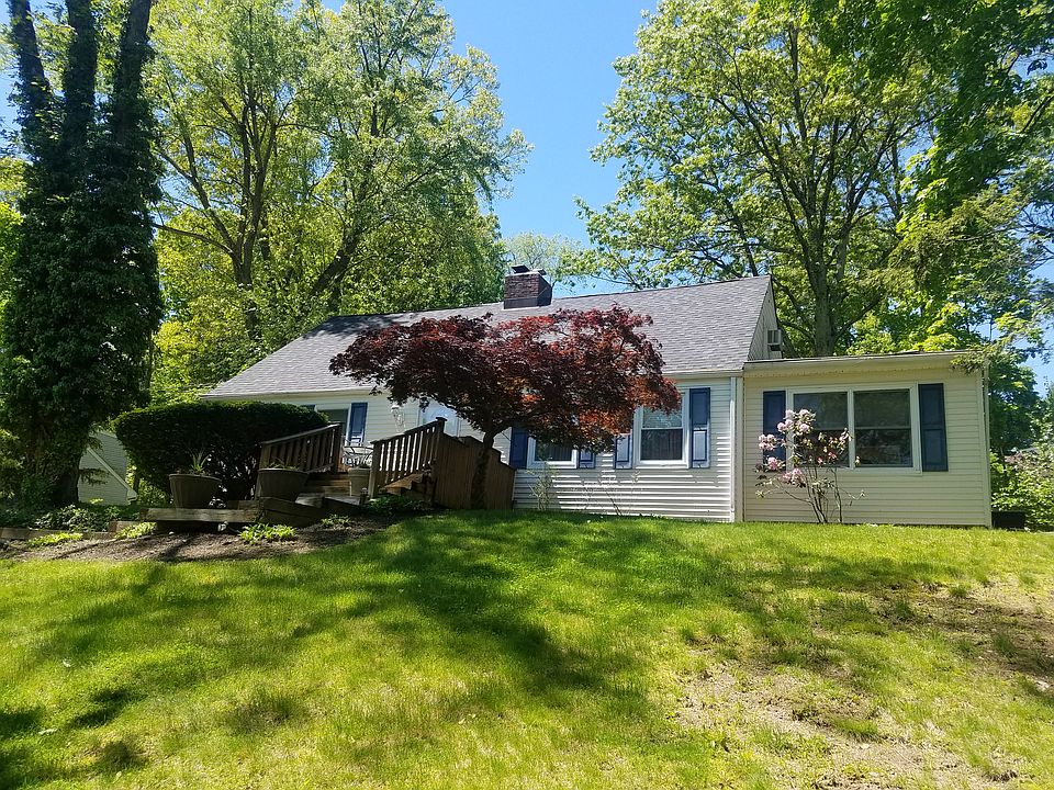 2nd image of 21 Brookside Ave